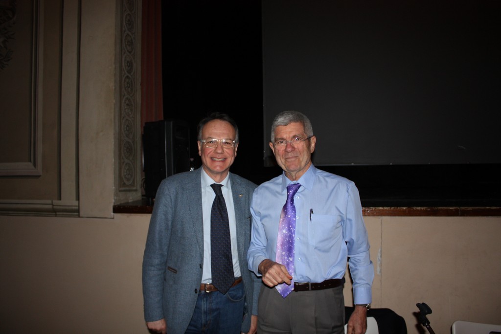 Mario Di Sora con il prof. Giovanni Bignami astrofisico